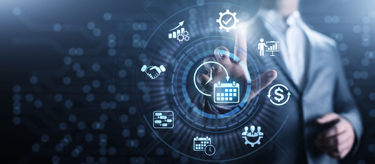 有没专门帮人贷款的人