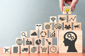 关于爱情中的失望和难受的说说 失望攒够了我自然会走