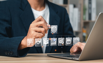 有没专门帮人贷款的人