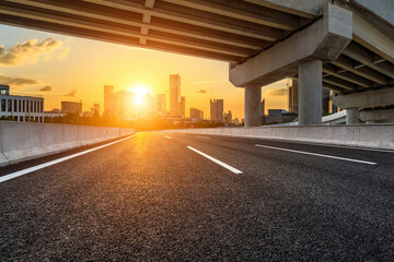 关于爱情中的失望和难受的说说 失望攒够了我自然会走